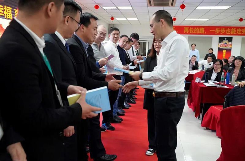 冠军瓷砖品牌总经理李总 冠军瓷砖品牌总经理李总